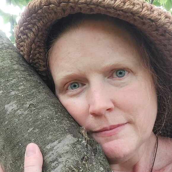 Meet your Posher, Maureen - Picture 1 of 1